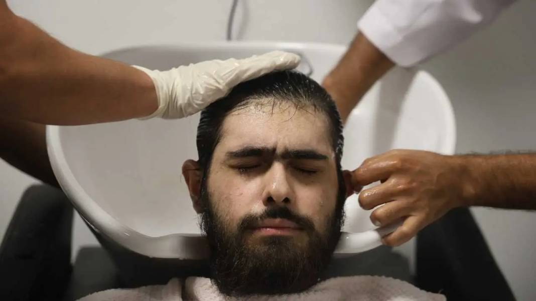 Hatay’da Depremzede Genç 3 Yıl Sonra İlk Kez Evden Çıktı! 6